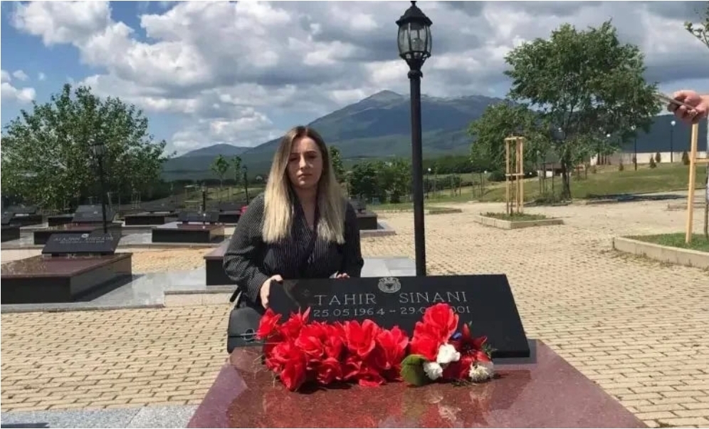 Vajza e Tahir Sinanit i reagon Taulant Ballës: Ma vr’ave babën për së dyti