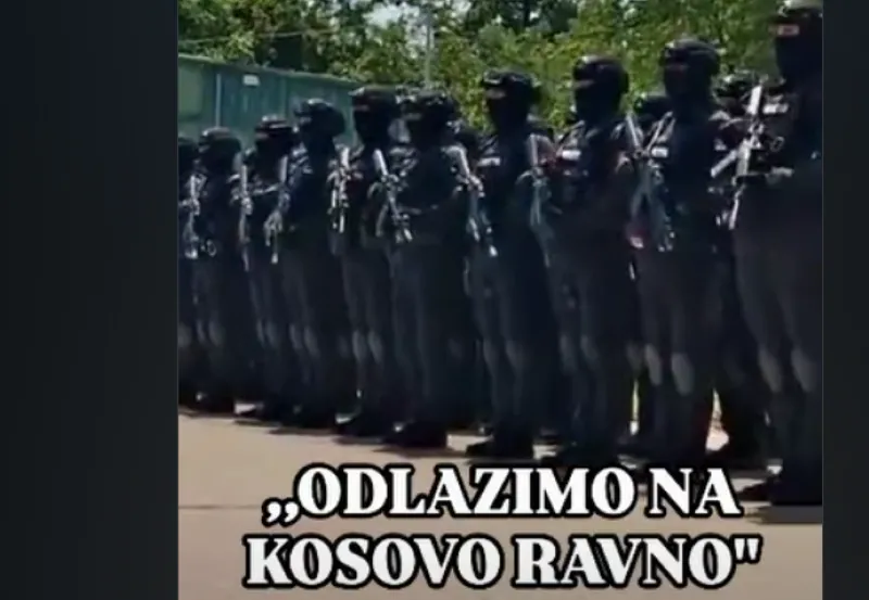 Xhan’darmëria serbe këndon: “Po sħkojmë në Kosovë”