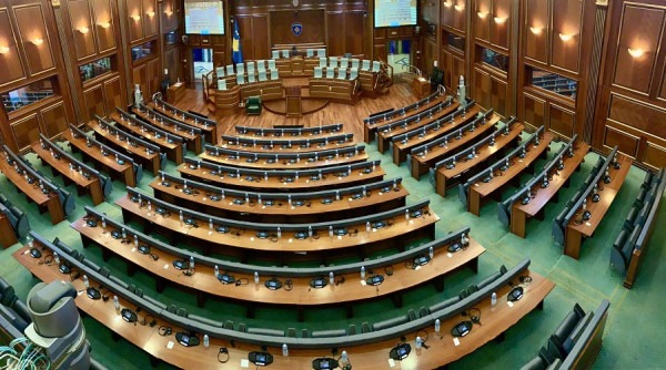 Kështu ndahen 20 ulëset e komuniteteve joshumicë në kuvendin e ri