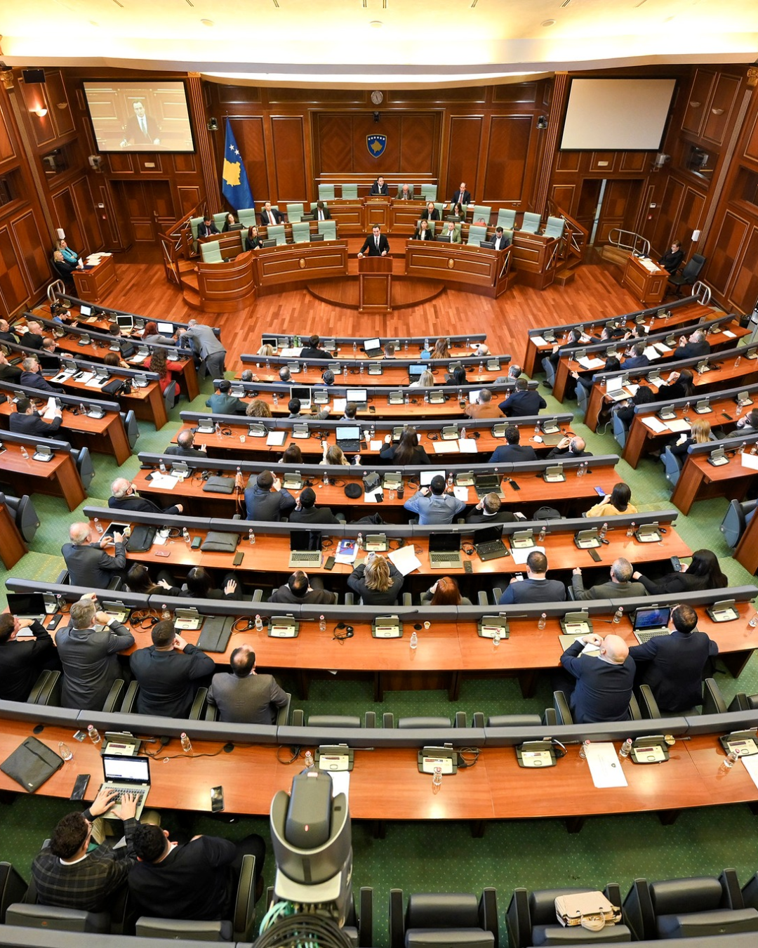 Deputetët e kanë obligim kushtetues të qëndrojnë në seancë dhe të mundësojnë zgjedhjen e presidentit/es
