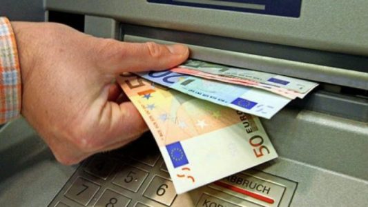 Sot hyn në fuqi vendimi për pagën minimale