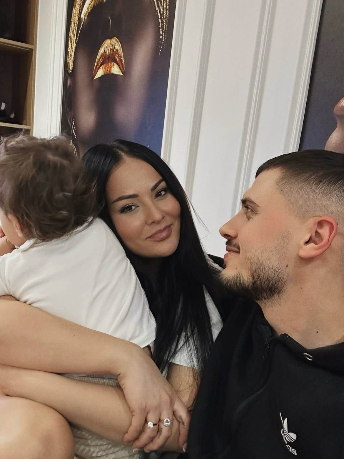 ‘Është…’ Sara dhe Bardhi zbulojnë gjininë e bebit të dytë