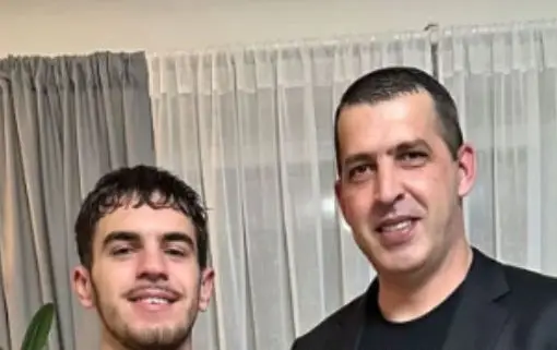 Babai i të riut që u v’ra në Suedi prek me postimin emocional: U prehsh në paqe djali jem