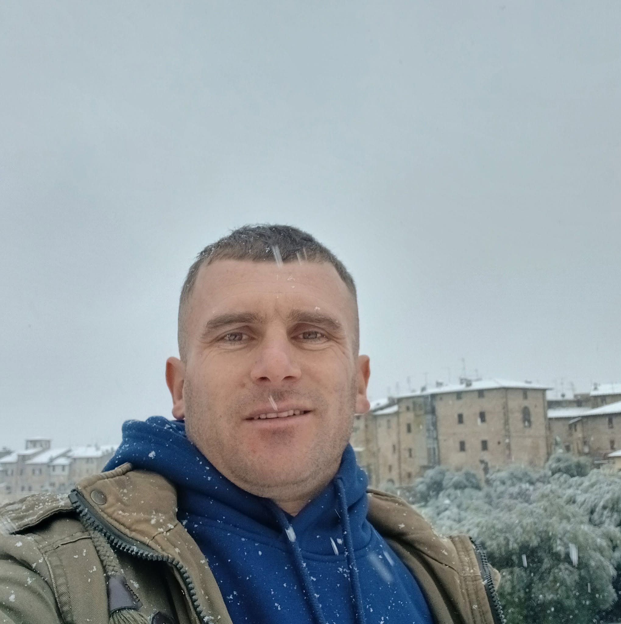 E ťrishtë: Ky është 33-vjeçari shqiptar që u m’byt në lumë në Itali