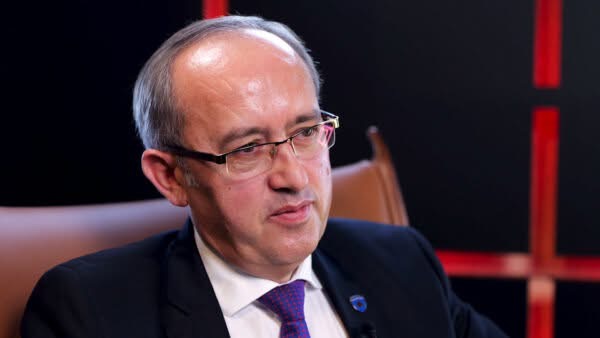 Hoti reagon pas dorëzimit të nënshkrimeve që kërkojnë shkarkimin e Abdixhikut