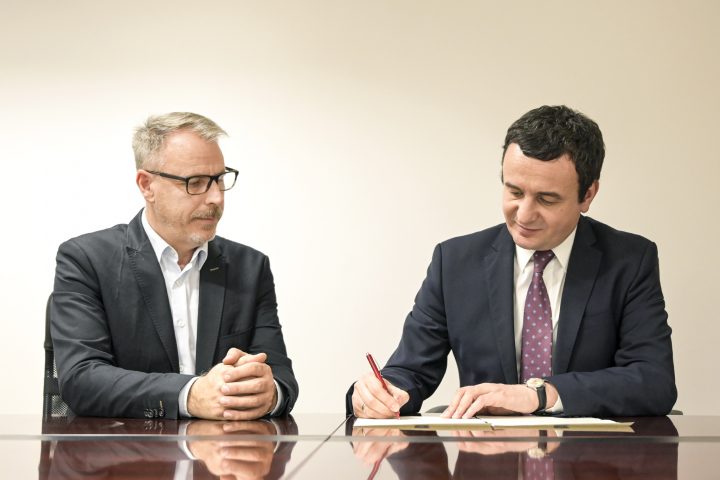 Bisedat në Viber, Buzhala thotë se Lule Gjeli kishte komunikim me zëvendësministrin e VV-së, Avni Zogianin