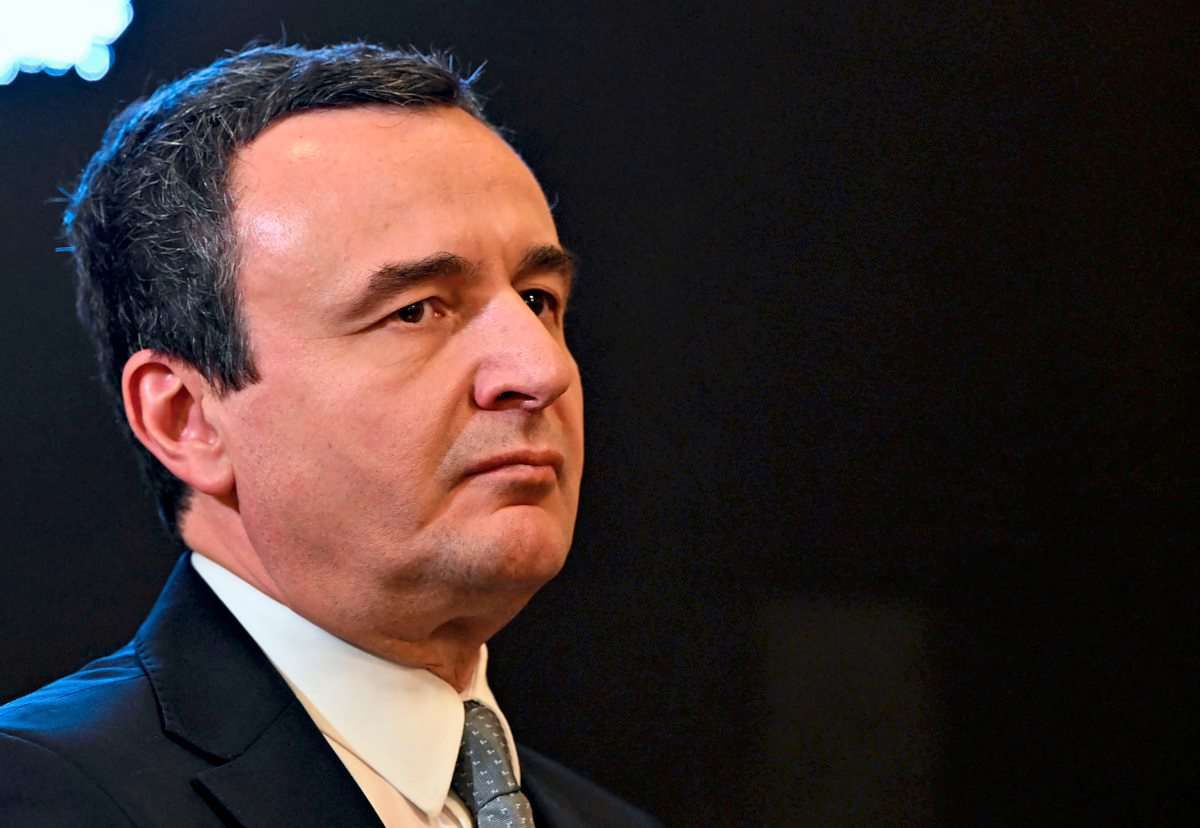 Kurti fton në takim krerët e partive