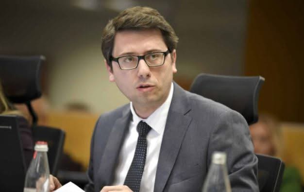 Paralajmërohet një tjetër padi ndaj Muratit