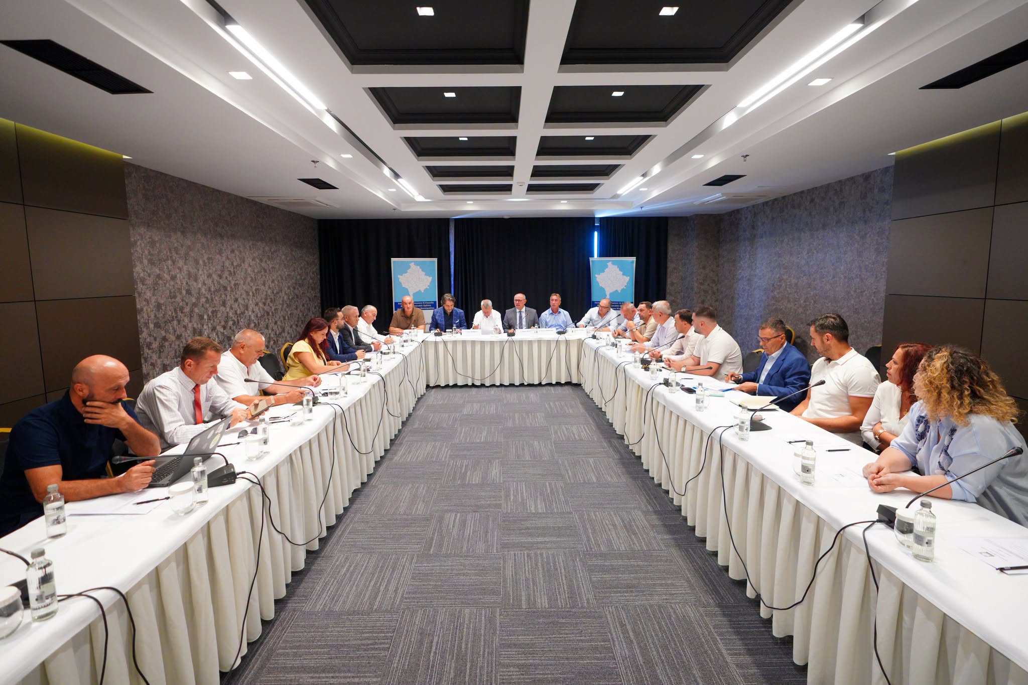 Kryetarët e komunave do të protestojnë në shtator para Qeverisë Kurti