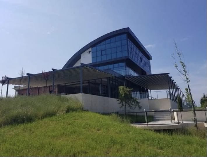 Pacolli thotë se është urdhëruar edhe “mbyllja” e një restoranti