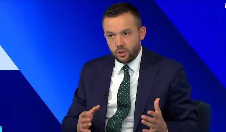 Tahiri: Pas përfundimit të procesit gjyqësor, Thaçi duhet të rikthehet në Presidencë