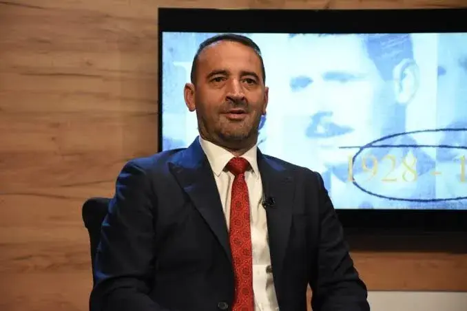 Daut Haradinaj për personin që e kërcënoi Ramushin nga Kuvendi: Mezi i mbajke dhëmbët në gojë e donte me mbyt aty…