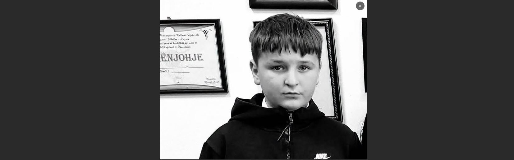 Mes dhimbjes dhe lotëve – Shkolla e Prizrenit i jep lamtumirën 14-vjeçarit Omer Purova